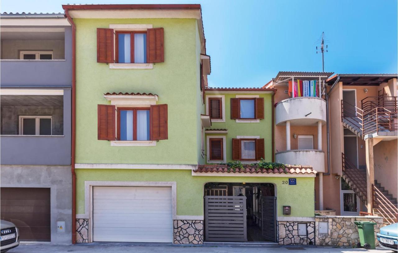 Nice Apartment In Pula With Kitchen ภายนอก รูปภาพ