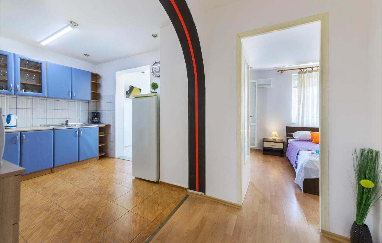 Nice Apartment In Pula With Kitchen ภายนอก รูปภาพ