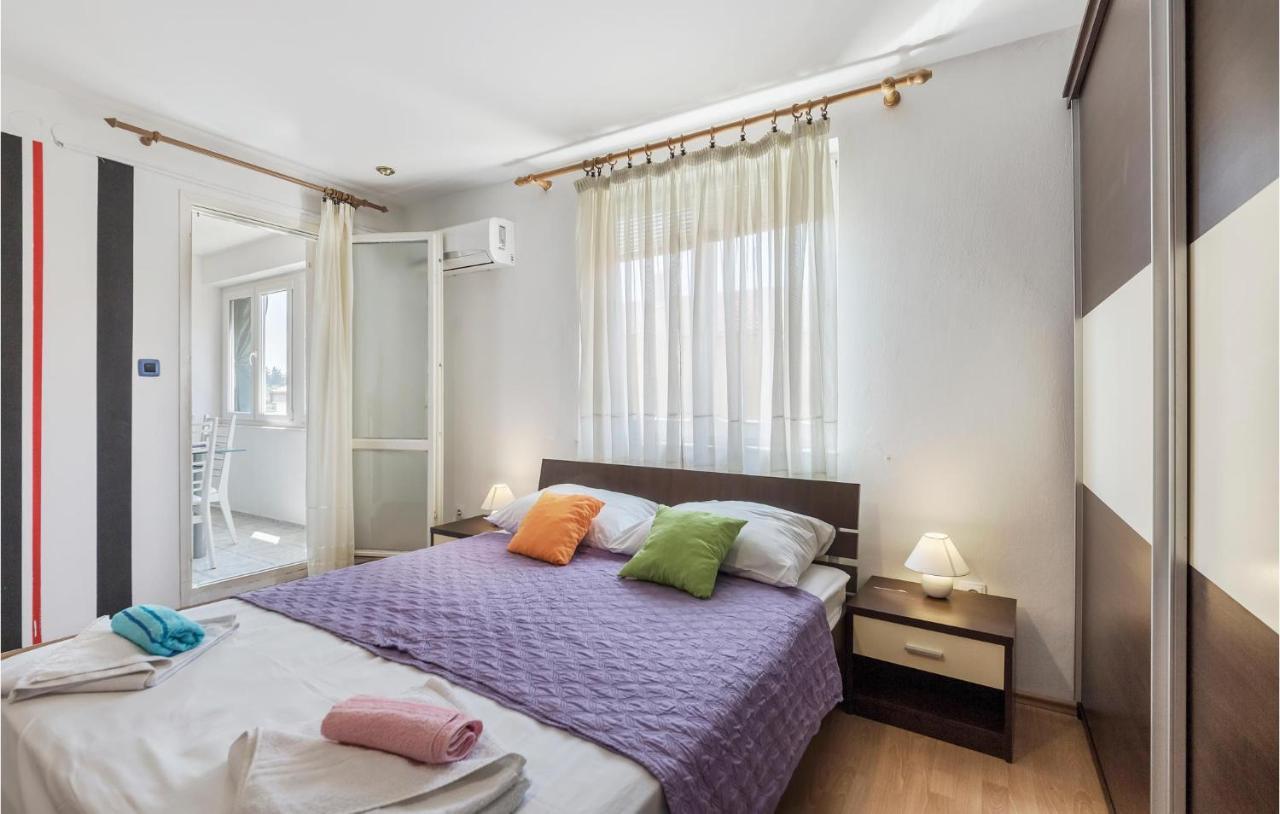 Nice Apartment In Pula With Kitchen ภายนอก รูปภาพ
