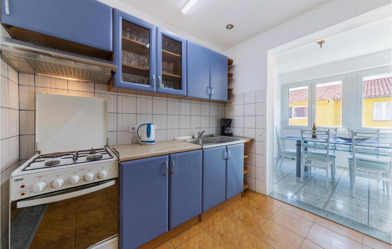 Nice Apartment In Pula With Kitchen ภายนอก รูปภาพ